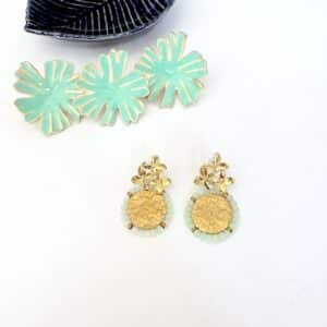 barrette doree a l or fin fleurs emaillee bleu outremer style boheme chic