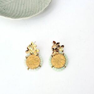 boucles d'oreille perlées des perles vert d'eau acier inoxydable et doré à l'or fin style chic et discret et élégant